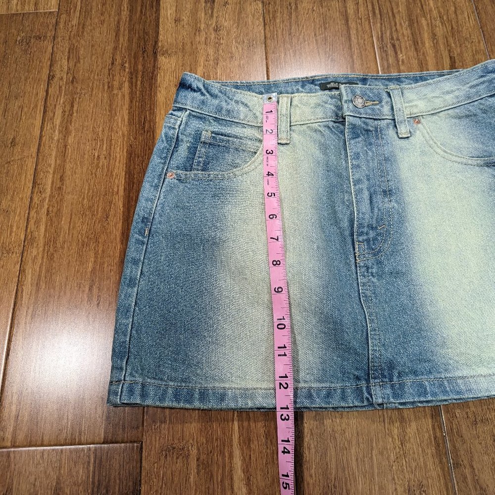 Wild Fable Distressed Sand Blasted Denim Mini-Skirt NWT Size 2 - Picture 5 of 9